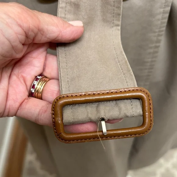 BURBERRYS Vintage Classic Tan Trench Coat- 8 Long - Picture 15 of 17